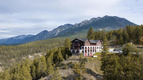 Radium Chalet, Radium Hot Springs